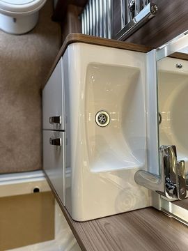 Bessacarr Cameo 625 Touring Caravan (2016) - Picture 10