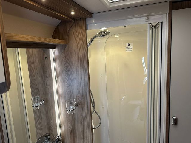 Bessacarr Cameo 625 Touring Caravan (2016) - Picture 14