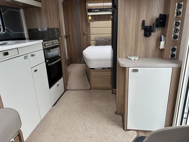 Bessacarr Cameo 625 Touring Caravan (2016) - Picture 23