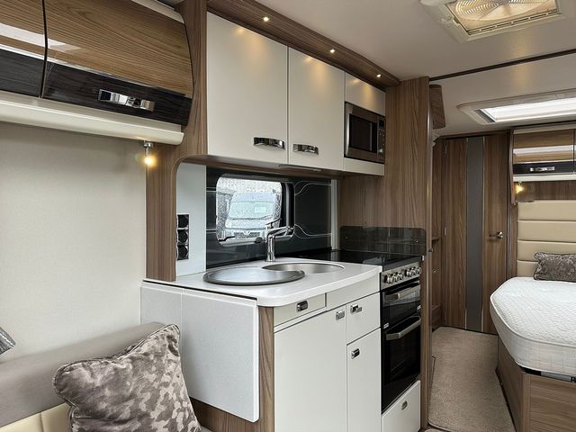 Bessacarr Cameo 625 Touring Caravan (2016) - Picture 26