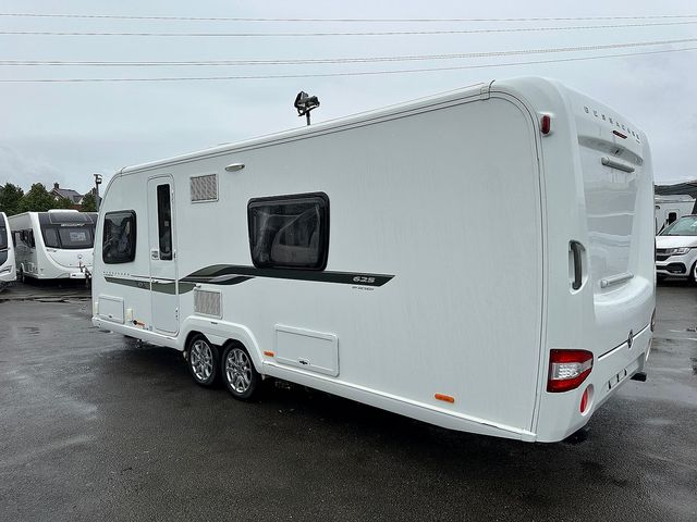 Bessacarr Cameo 625 Touring Caravan (2016) - Picture 3