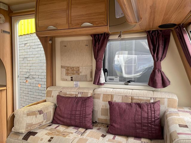 Bailey Unicorn Cabrera Touring Caravan (2012) - Picture 4