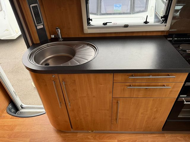 Autotrail Arapaho 3.0 Motorhome (2011) - Picture 10