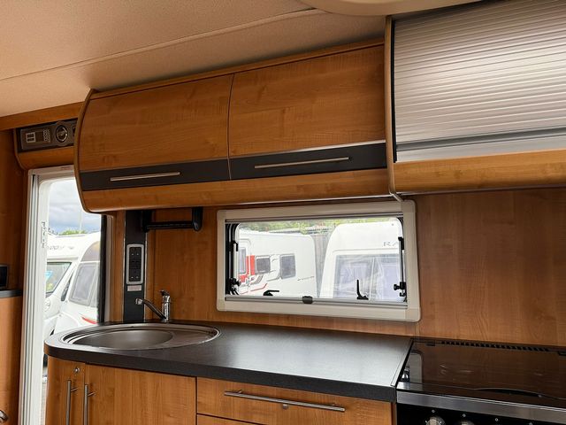 Autotrail Arapaho 3.0 Motorhome (2011) - Picture 11
