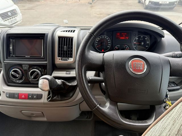 Autotrail Arapaho 3.0 Motorhome (2011) - Picture 19