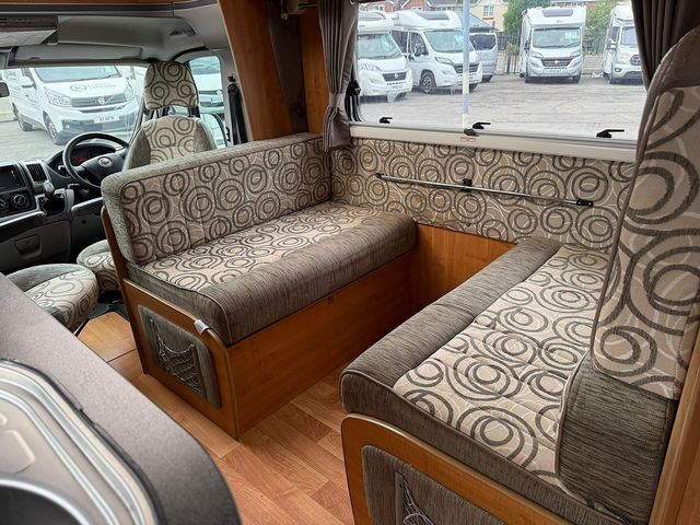 Autotrail Arapaho 3.0 Motorhome (2011) - Picture 7
