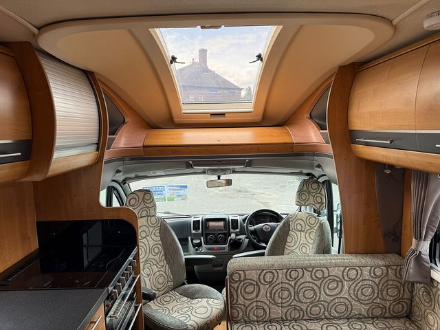 Autotrail Arapaho 3.0 Motorhome (2011) - Picture 8