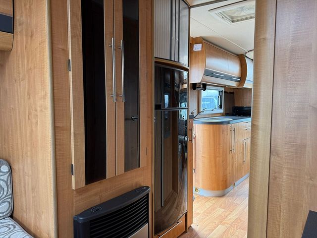 Autotrail Arapaho 3.0 Motorhome (2011) - Picture 9