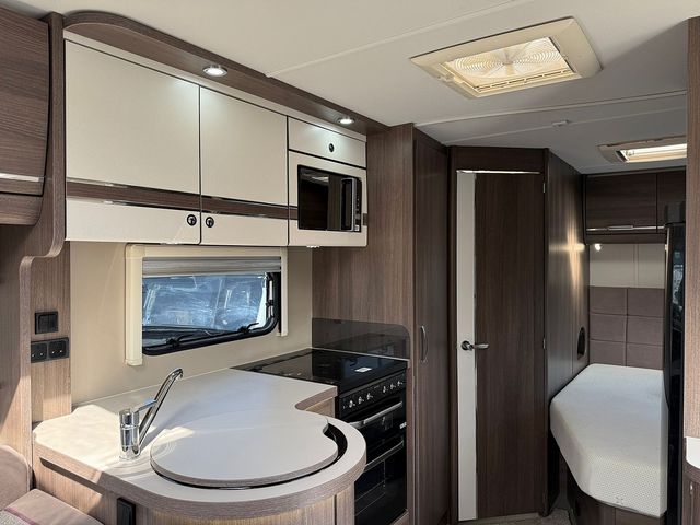 Elddis Encore 255 Motorhome (2019) - Picture 12