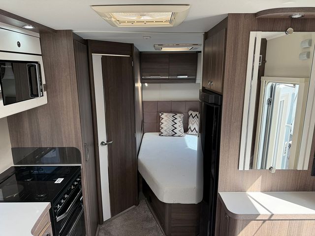 Elddis Encore 255 Motorhome (2019) - Picture 14