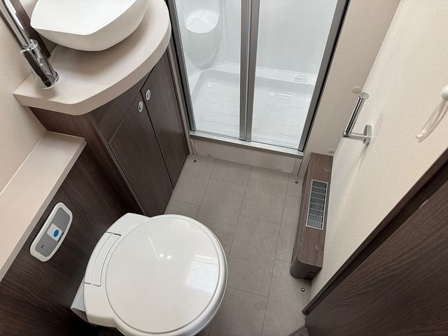 Elddis Encore 255 Motorhome (2019) - Picture 17