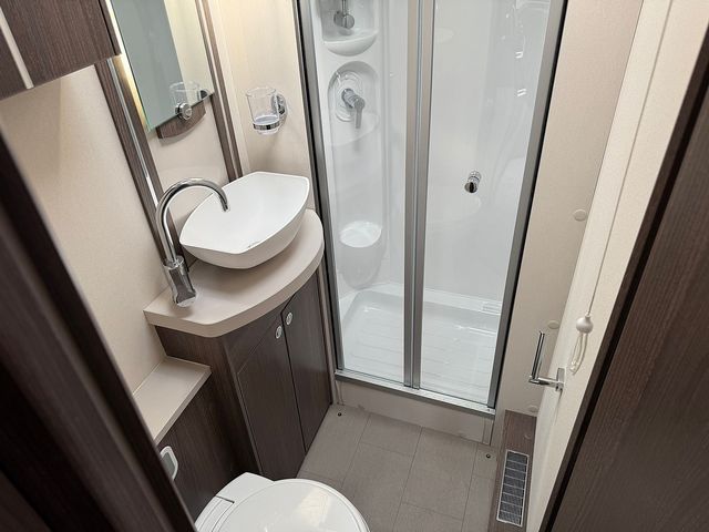 Elddis Encore 255 Motorhome (2019) - Picture 18