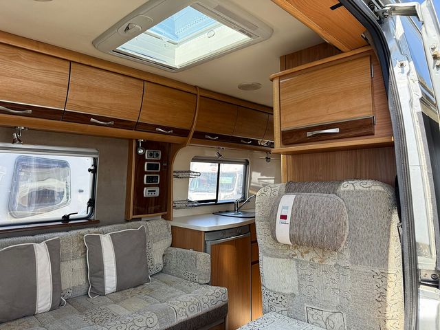 Autocruise Tempo Campervan (2008) - Picture 11
