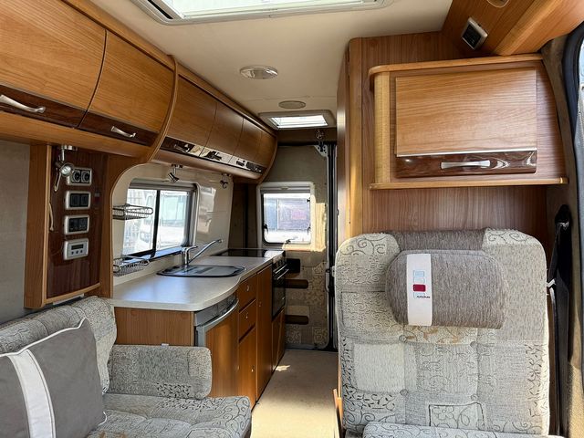 Autocruise Tempo Campervan (2008) - Picture 12