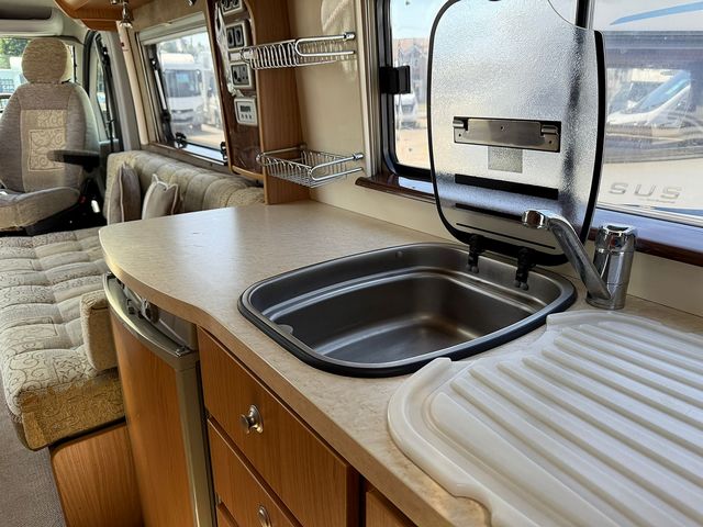 Autocruise Tempo Campervan (2008) - Picture 14
