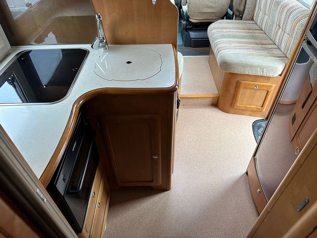 Rapido Le Randonneur 7097F Motorhome (2007) - Picture 14