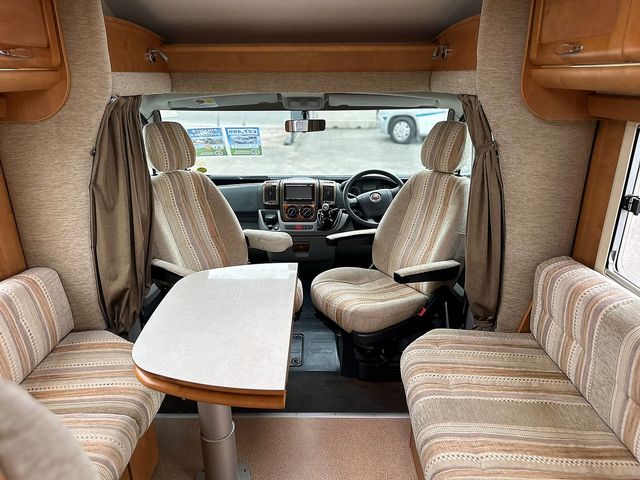 Rapido Le Randonneur 7097F Motorhome (2007) - Picture 20