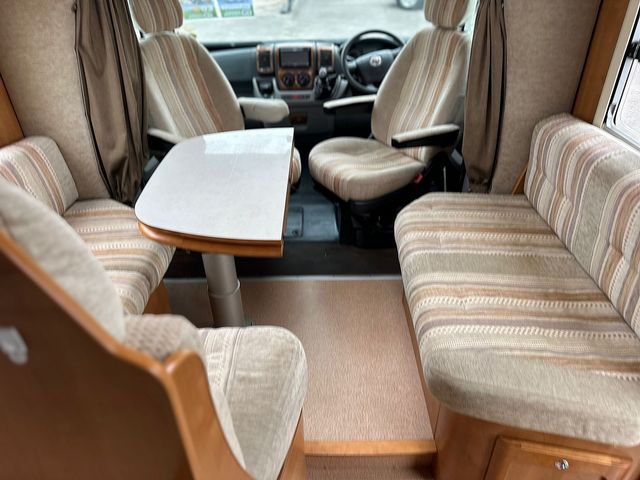 Rapido Le Randonneur 7097F Motorhome (2007) - Picture 6