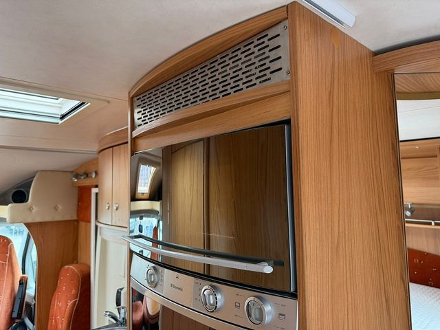 Burstner Solano T725 Motorhome (2007) - Picture 11