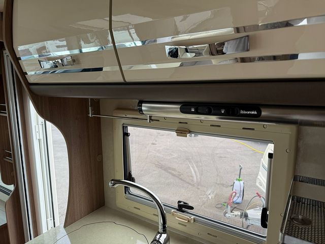 Rapido 803F 2.3 Motorhome (2015) - Picture 10