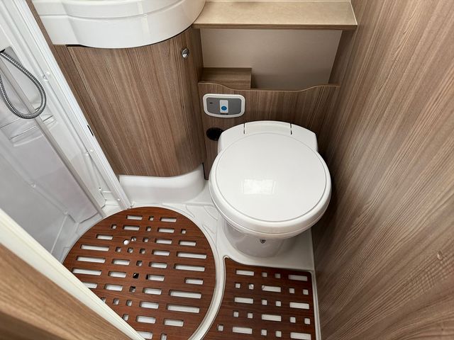 Rapido 803F 2.3 Motorhome (2015) - Picture 18