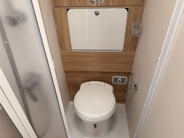 Elddis Autoquest 2.0 155 Motorhome (2019) - Picture 17