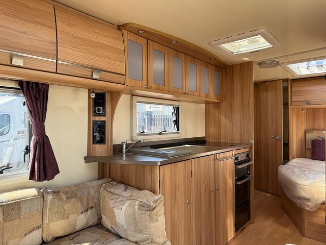 Bailey Pegasus Bologna Touring Caravan (2011) - Picture 8