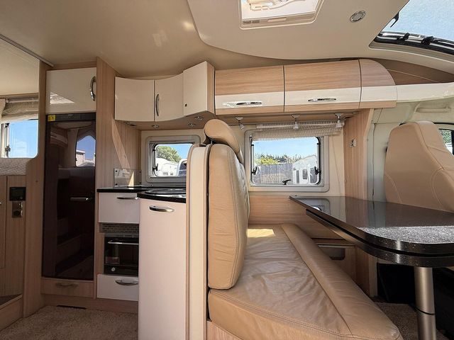 Burstner Nexxo 2.3 T690 Sovereign Motorhome (2015) - Picture 10