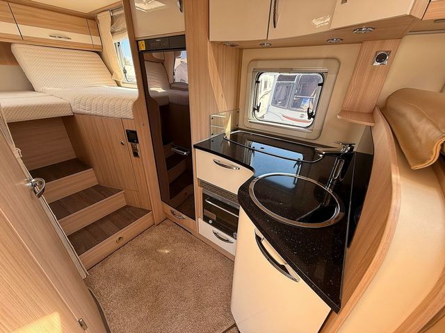 Burstner Nexxo 2.3 T690 Sovereign Motorhome (2015) - Picture 11