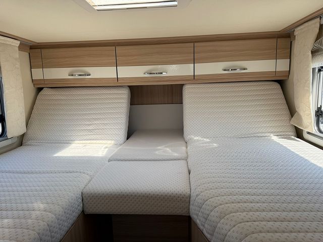 Burstner Nexxo 2.3 T690 Sovereign Motorhome (2015) - Picture 12