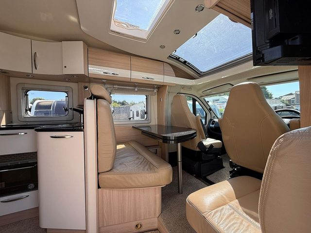 Burstner Nexxo 2.3 T690 Sovereign Motorhome (2015) - Picture 6