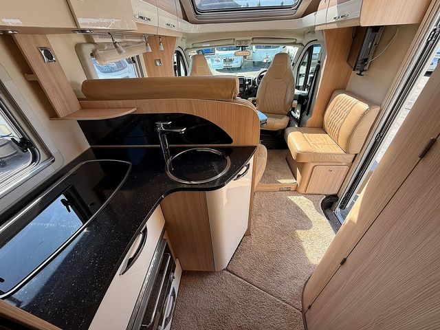 Burstner Nexxo 2.3 T690 Sovereign Motorhome (2015) - Picture 9