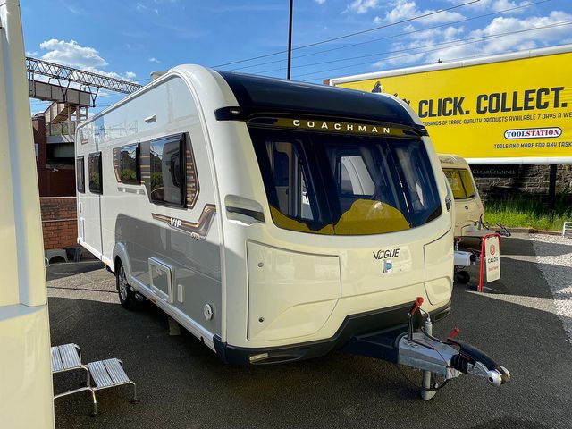 Coachman VIP 575 Touring Caravan (2019) - Picture 1