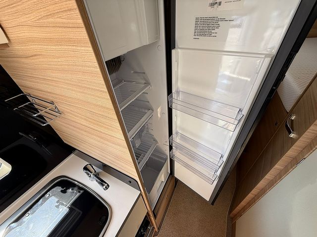 Dethleffs Globebus I 006 Motorhome (2019) - Picture 10