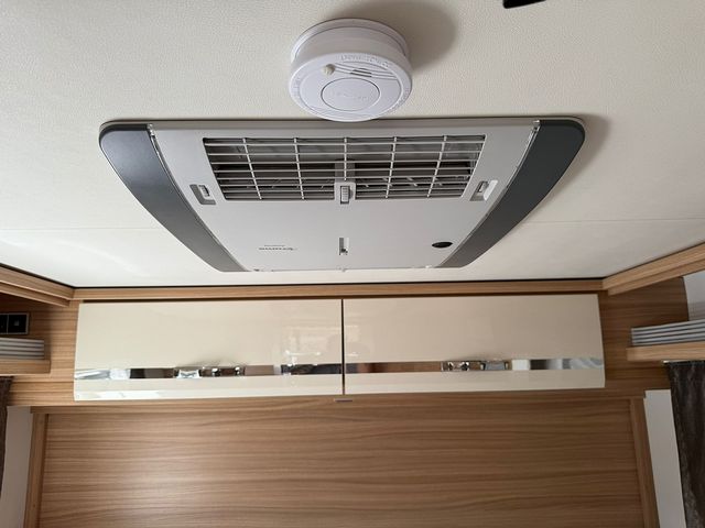 Dethleffs Globebus I 006 Motorhome (2019) - Picture 14