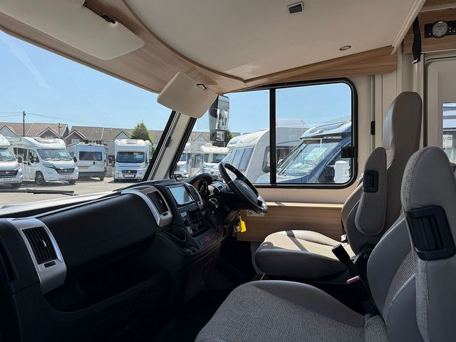 Dethleffs Globebus I 006 Motorhome (2019) - Picture 4