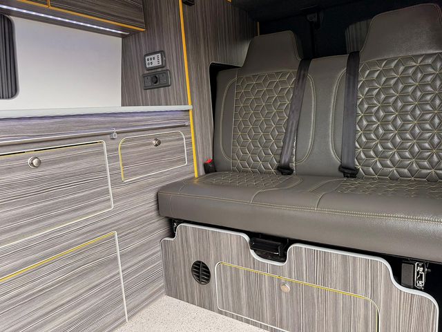 Ford Transit Custom 340 LTD Campervan Campervan (2021) - Picture 4
