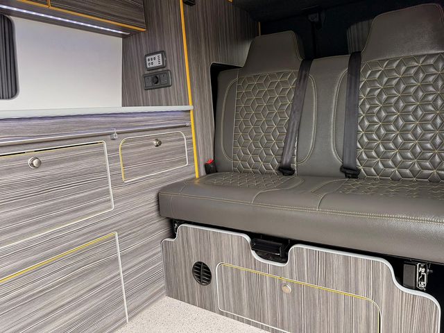 Ford Transit Custom 340 LTD Campervan Campervan (2021) - Picture 11