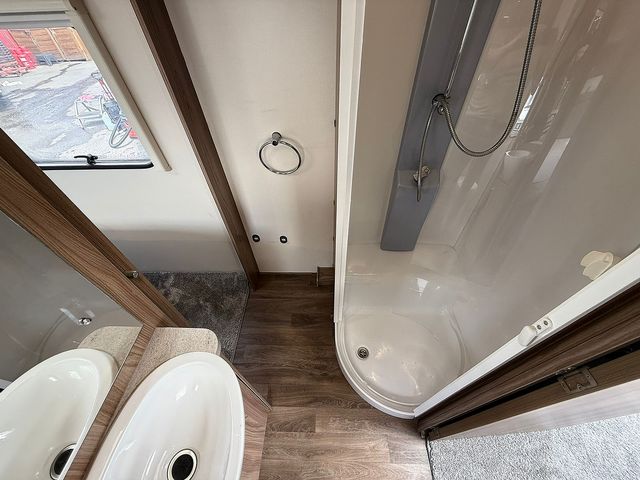 Swift Sprite Major 4EB Touring Caravan (2017) - Picture 12