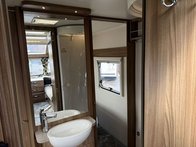 Swift Sprite Major 4EB Touring Caravan (2017) - Picture 13