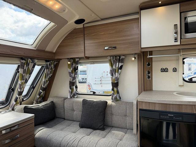 Swift Sprite Major 4EB Touring Caravan (2017) - Picture 7