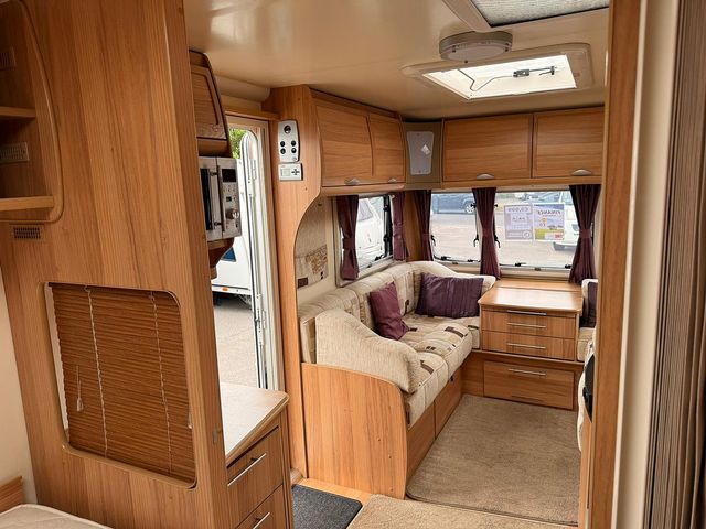Bailey Unicorn Valencia Touring Caravan (2012) - Picture 6
