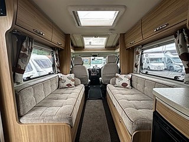 Elddis Prestige 105 Motorhome (2014) - Picture 11
