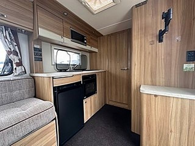 Elddis Prestige 105 Motorhome (2014) - Picture 14