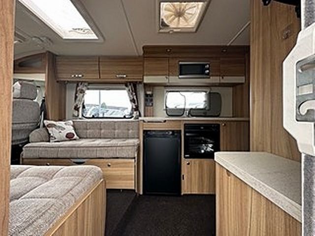 Elddis Prestige 105 Motorhome (2014) - Picture 8
