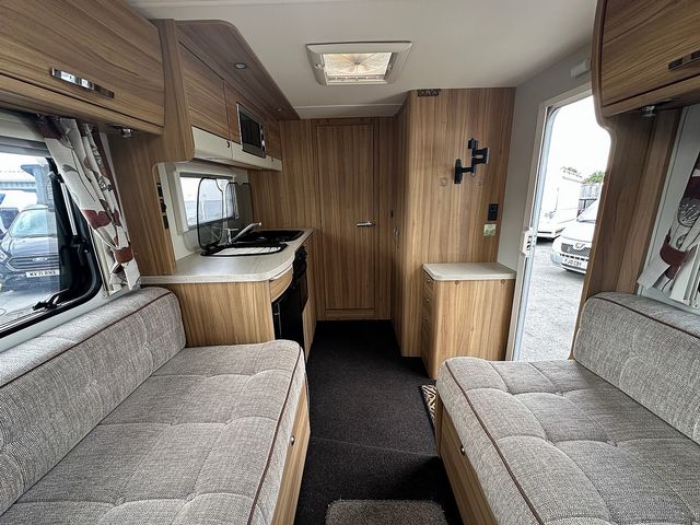 Elddis Prestige 105 Motorhome (2014) - Picture 12