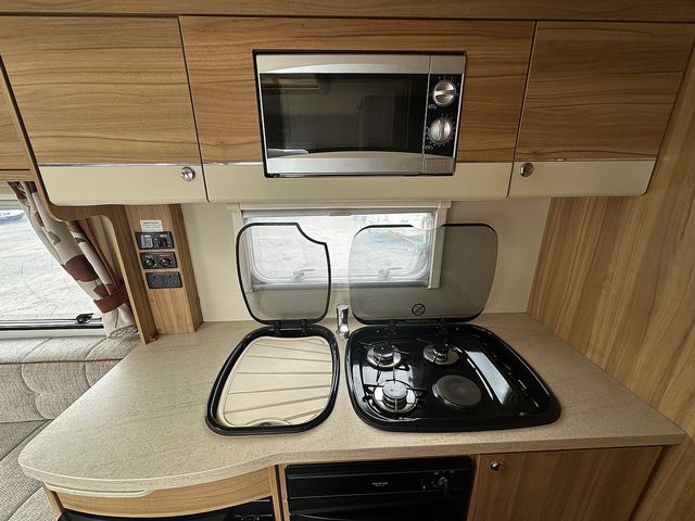 Elddis Prestige 105 Motorhome (2014) - Picture 13