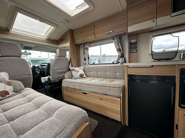 Elddis Prestige 105 Motorhome (2014) - Picture 14