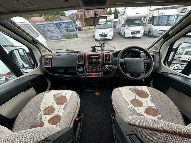 Elddis Prestige 105 Motorhome (2014) - Picture 6