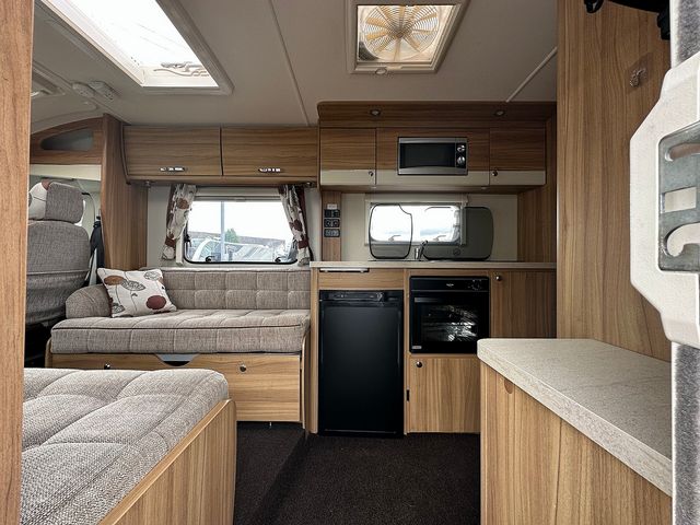 Elddis Prestige 105 Motorhome (2014) - Picture 9